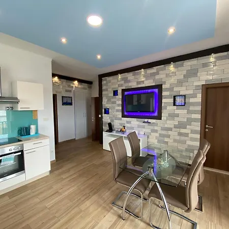 Violet Sea Breeze Apartment Split Exterior photo