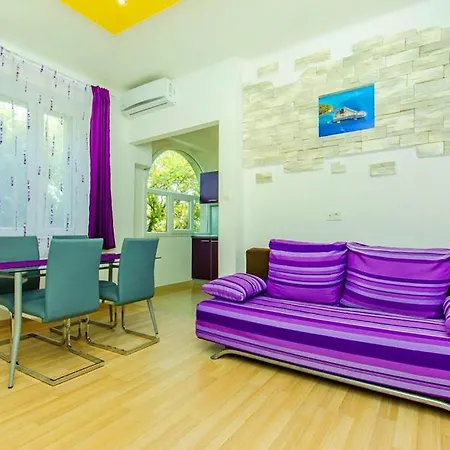 Violet Sea Breeze Apartment Split Exterior photo
