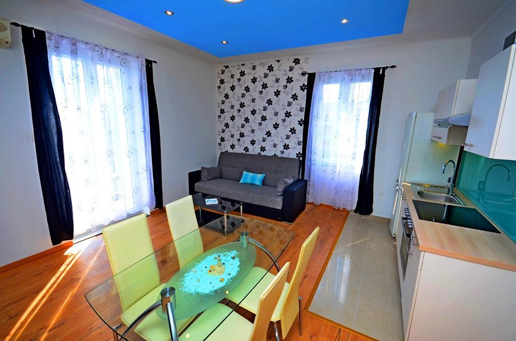 Violet Sea Breeze Apartament