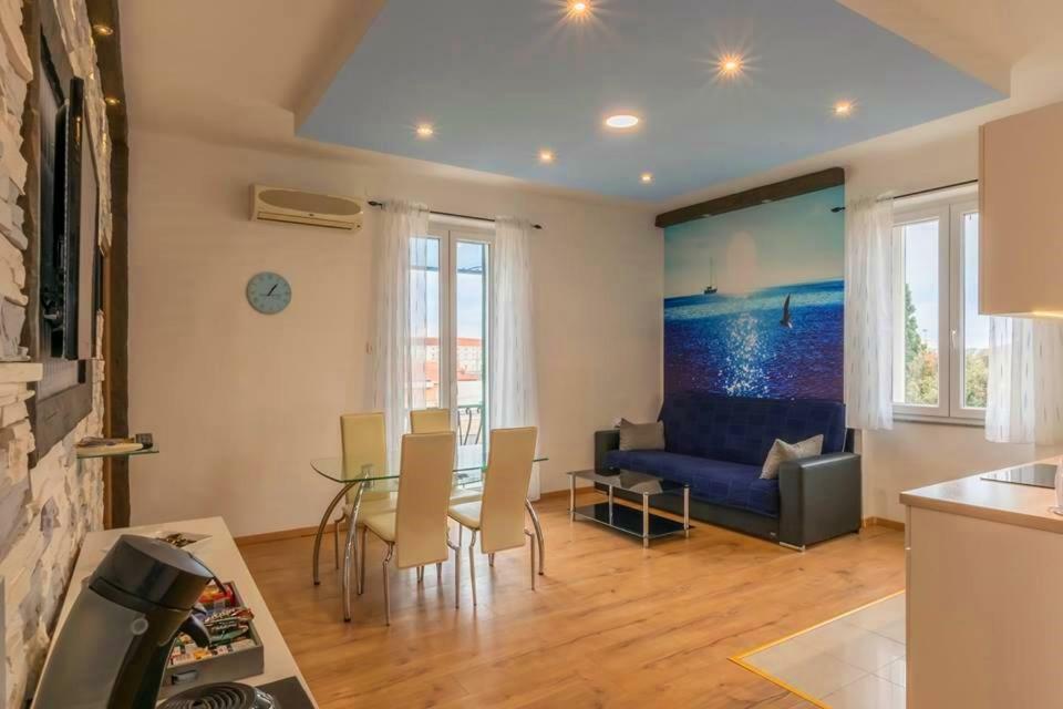 Violet Sea Breeze Apartament *